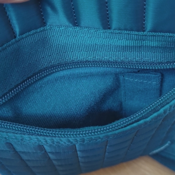 **SOLD**NWOT Lug Quilted Crossbody Bag - Picture 7 of 10